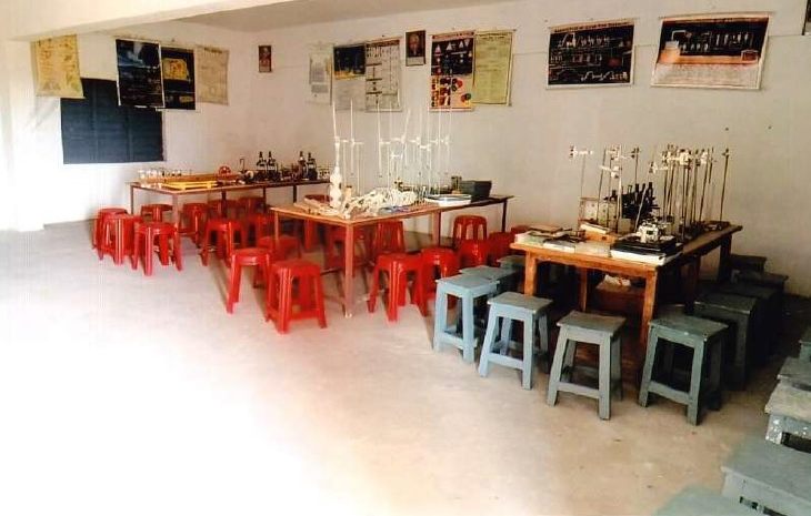 Science laboratory work benches